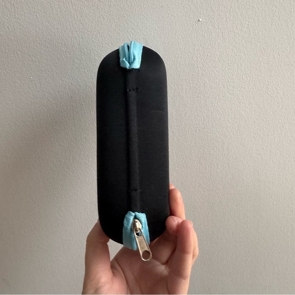 Black and Blue Taylor Swift 1989 sunglasses case - Picture 4 of 6